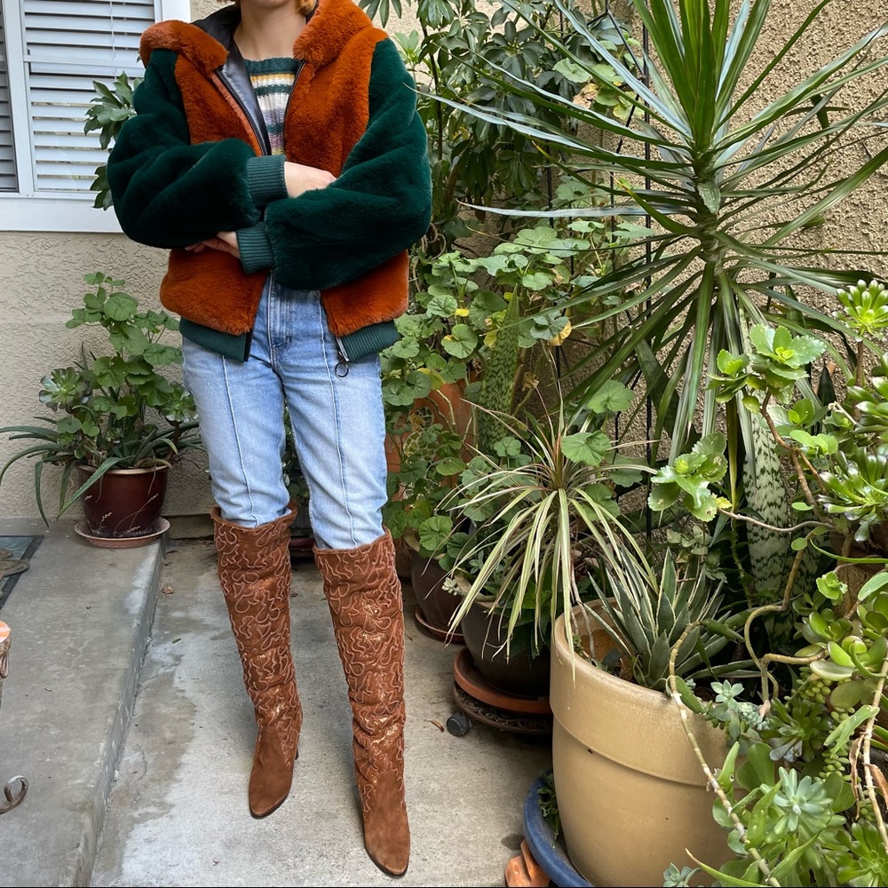 Vintage orange/brown Manolo Blahnik over the knee leather boots in original box - Picture 7 of 17